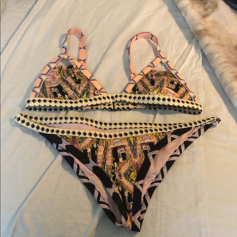 Patterned bikini